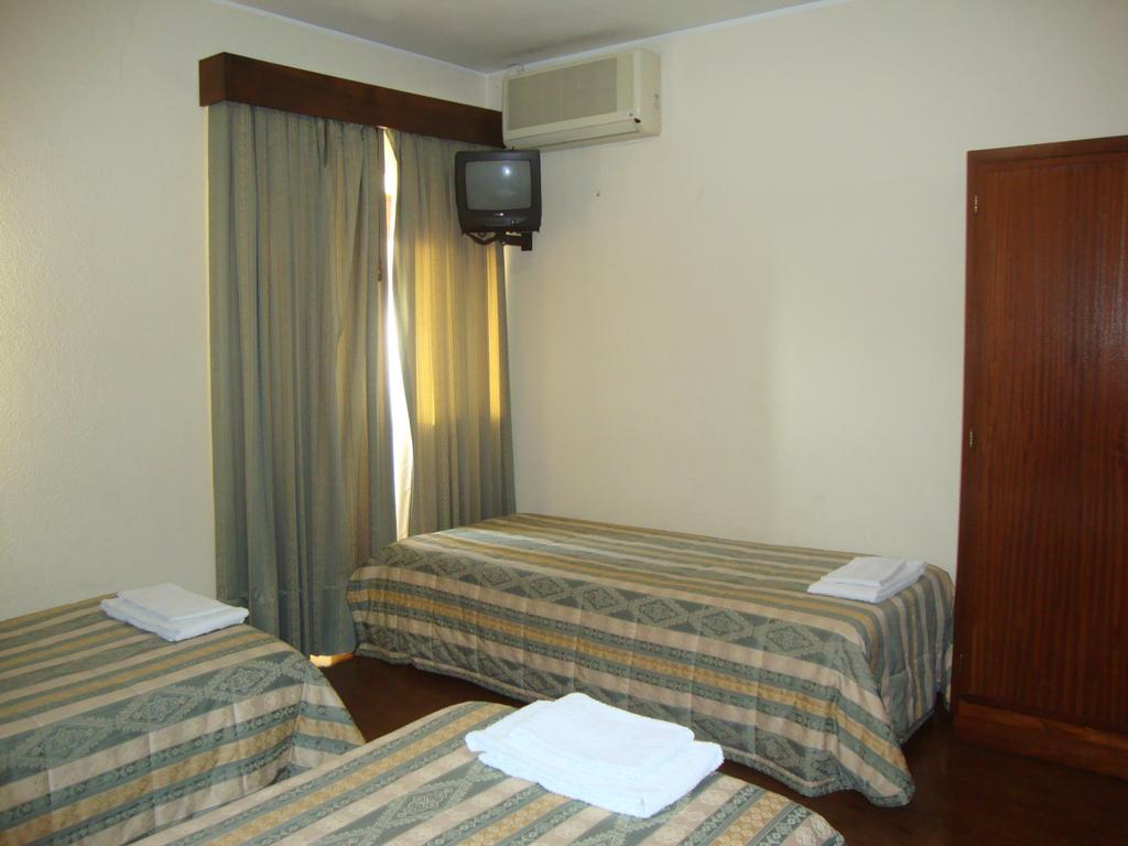 Casa De Retiros N. S. Perpetuo Socorro Hotel Guimaraes Room photo